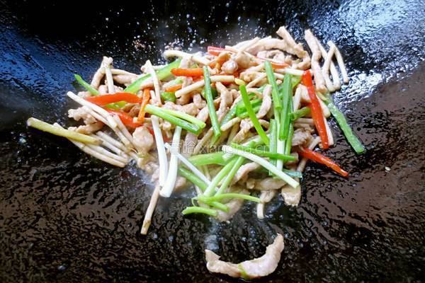 鱼腥草炒肉丝的做法图解6