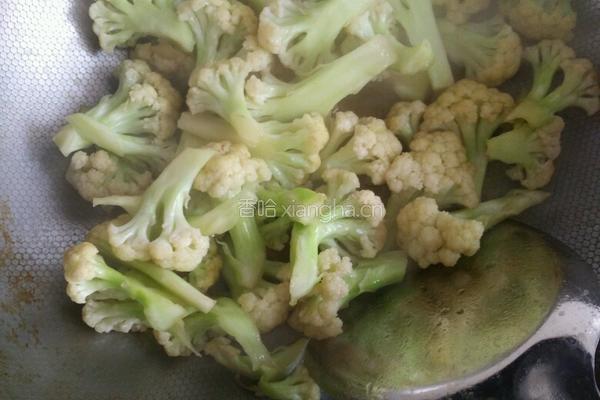 耗油炒菜花的做法图解6