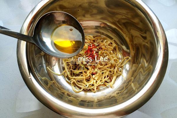 凉拌百叶丝的做法图解5