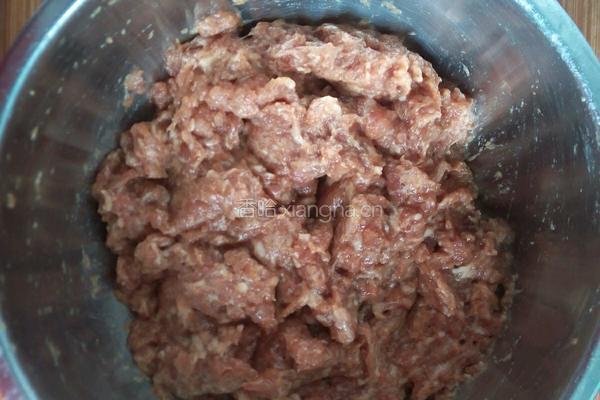 香菇肉馅饺子的做法图解1