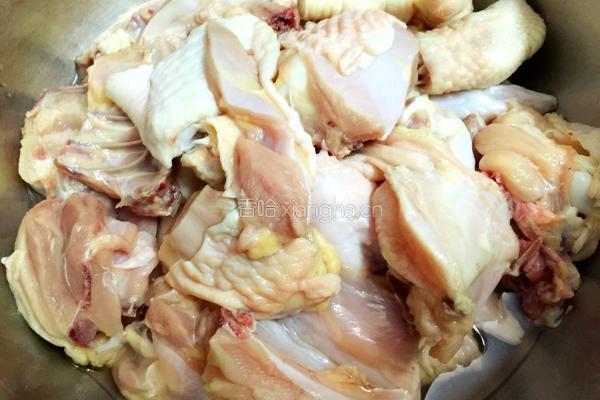 土豆红烧鸡的做法图解1