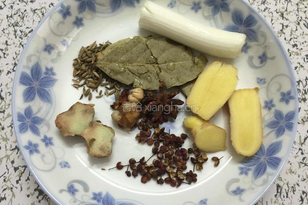 土豆红烧鸡的做法图解2