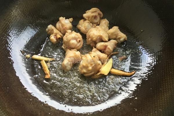 鸡腿炒土豆的做法图解4