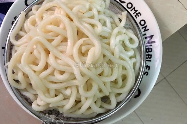 海鲜炒乌冬面的做法图解6