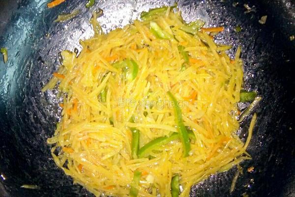胡萝卜丝炒土豆丝的做法图解6