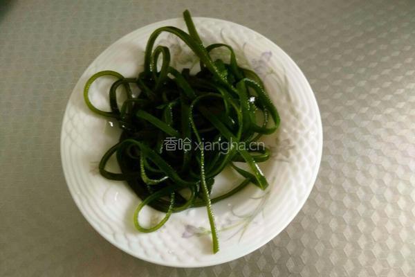 玉米海带排骨汤的做法图解2