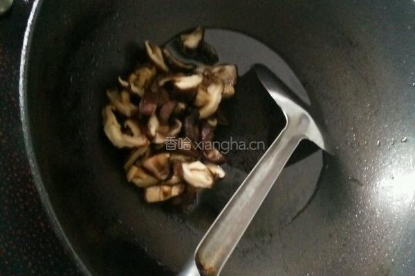 小白菜炒香菇的做法图解5