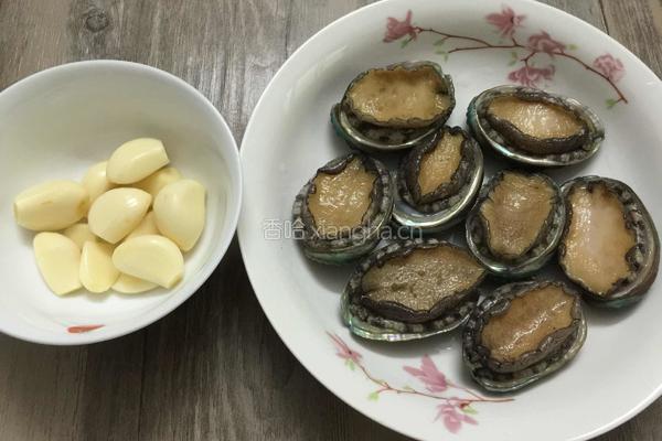 蒸鲍鱼的做法图解1