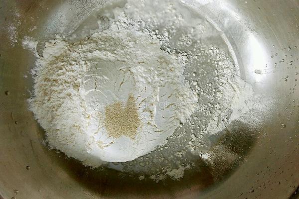 发面葱油饼的做法图解2
