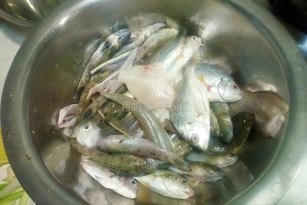 杂鱼酱油水的做法图解1
