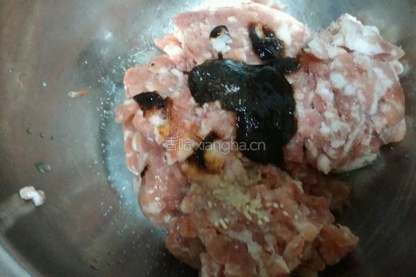 老北京干炸肉丸子的做法图解2