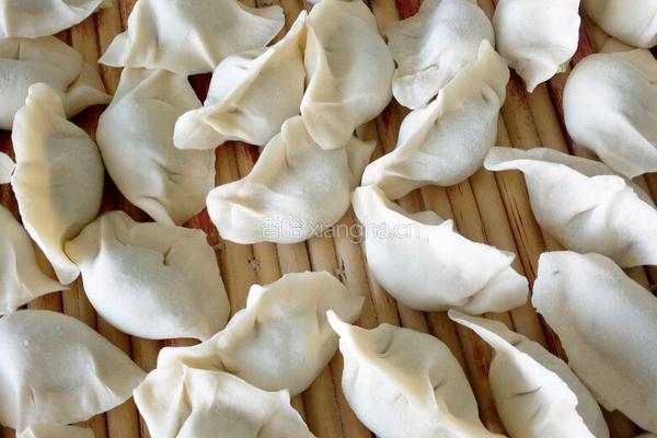 山菜水饺的做法图解2