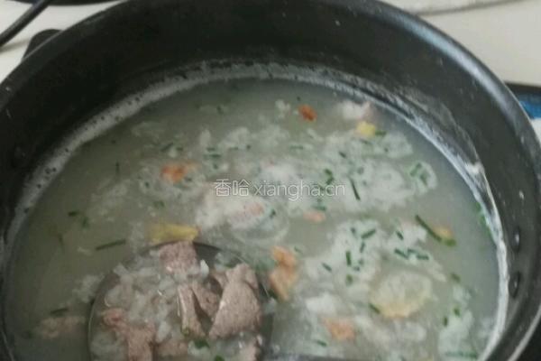 猪肝瘦肉肠子粥的做法图解4