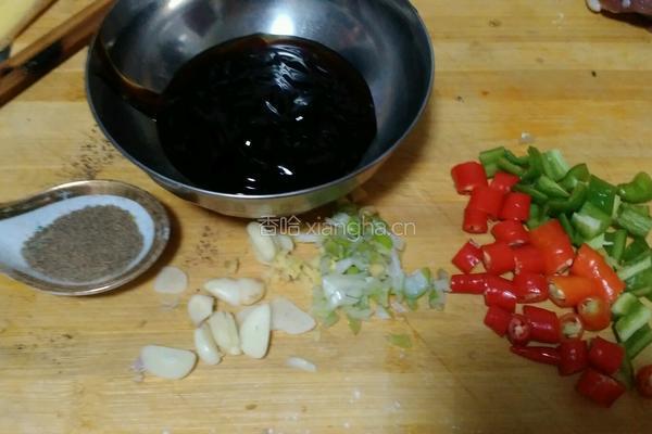 黑椒炒鸭丁的做法图解6