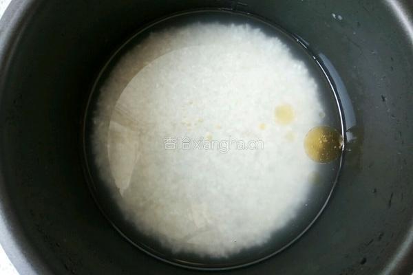 香菇焖饭的做法图解2