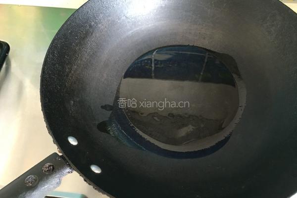 猪肉炒芹菜的做法图解2
