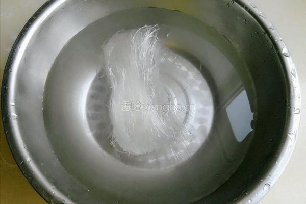 蒜蓉粉丝娃娃菜的做法图解1