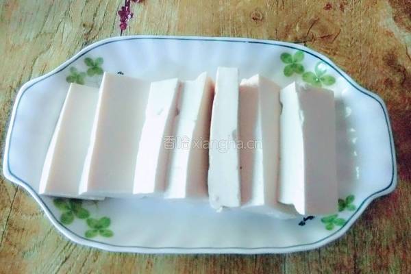 咸鱼蒸豆腐的做法图解3