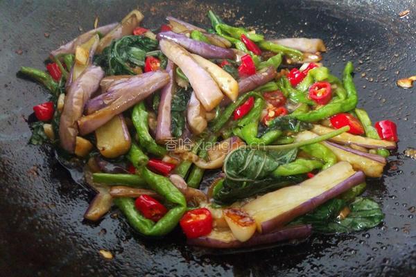 紫苏叶茄子炒豆角的做法图解8