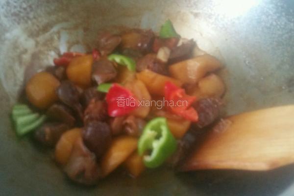 土豆炖鸡胗的做法图解5