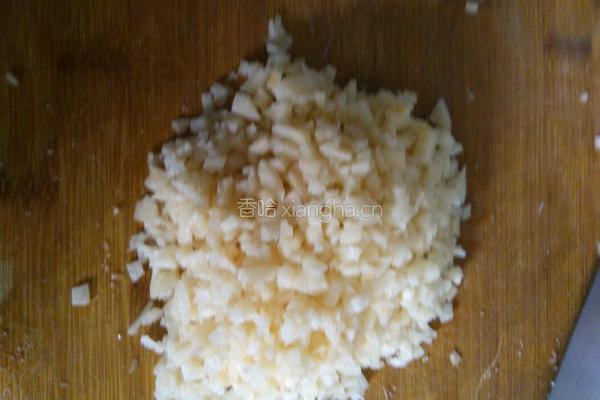 木耳莲藕肉馅花样饺子的做法图解2