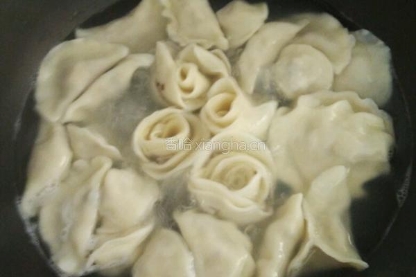 木耳莲藕肉馅花样饺子的做法图解10