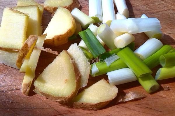 土豆烧鸭腿的做法图解3