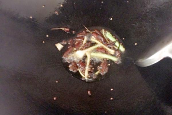 水煮田鸡的做法图解4