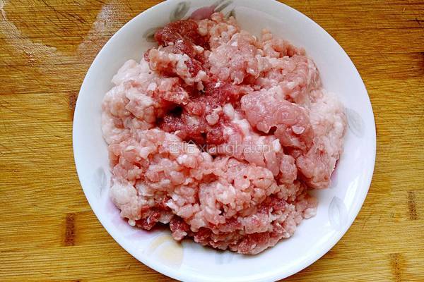 肉酱拌面的做法图解1