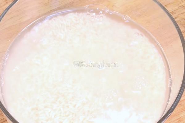 芒果糯米饭（泰式甜点）的做法图解1