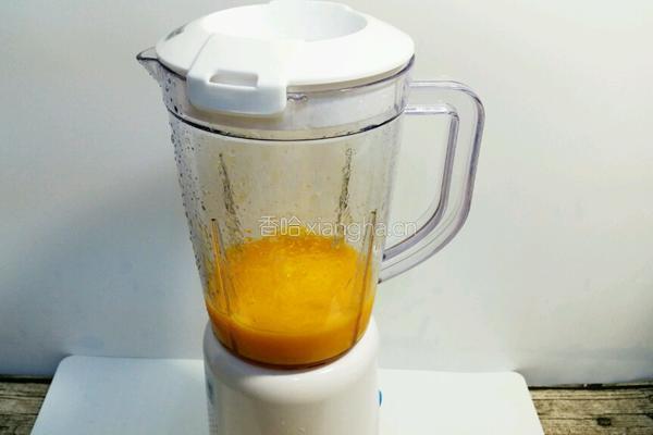 芒果香蕉果汁的做法图解2