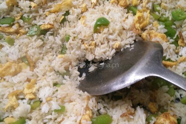圆椒炒饭的做法图解5