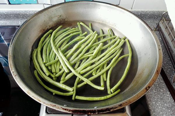 拌豆角的做法图解3