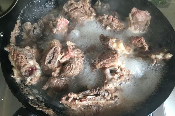 炖牛排骨的做法图解2
