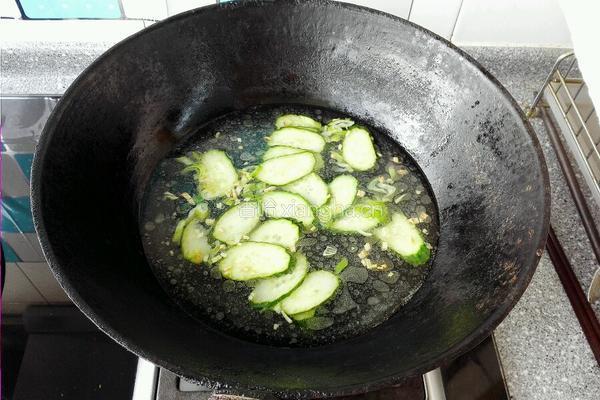 老黄瓜鸡蛋汤的做法图解5