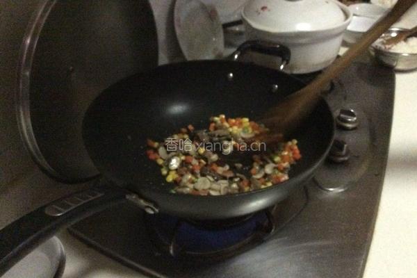海鲜炒饭的做法图解5