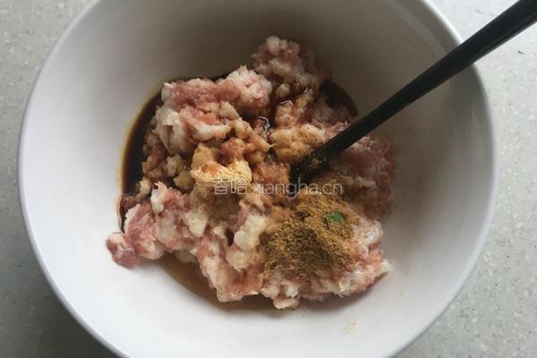 韭菜猪肉水煎包的做法图解3