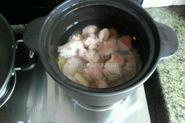 黄豆杞子煲猪脚的做法图解5