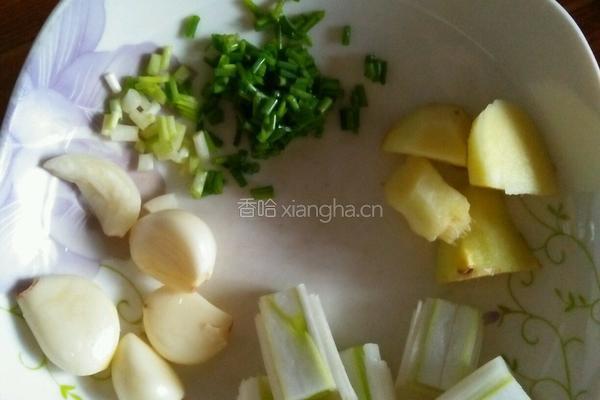 泡椒鱼头的做法图解1