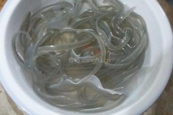 砂锅鱼头煲的做法图解1