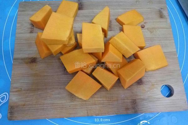 南瓜红枣发糕的做法图解1