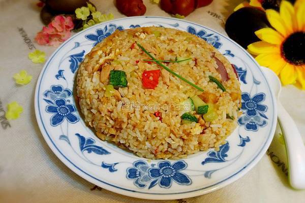 金枪鱼炒饭的做法图解1