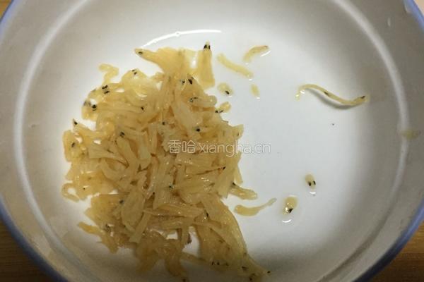 银鱼小煎饼的做法图解2