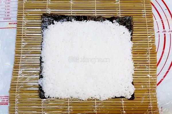 香蕉寿司的做法图解3
