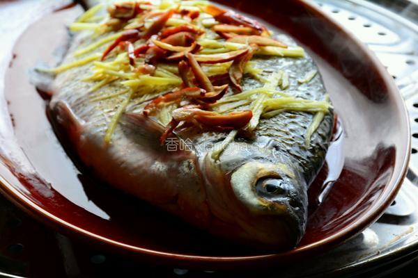 年夜饭_清蒸鱼的做法图解4