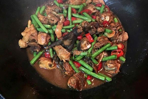 豆角炒仔鸡的做法图解7