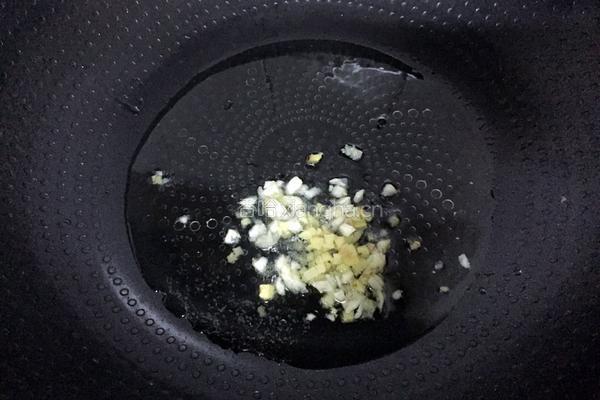 胡萝卜炒鸡肝的做法图解4