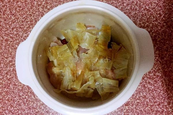 美容汤花胶炖鸡的做法图解3