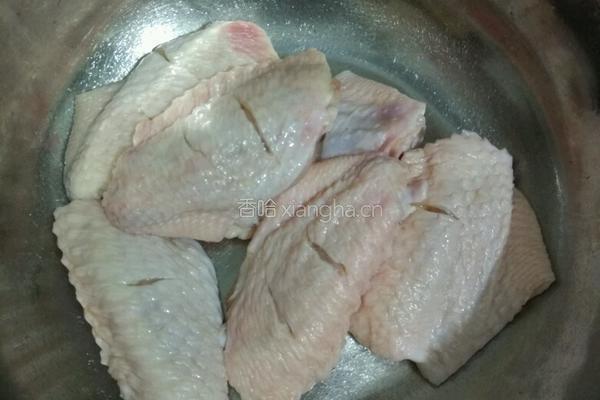 电饭锅鸡翅的做法图解2