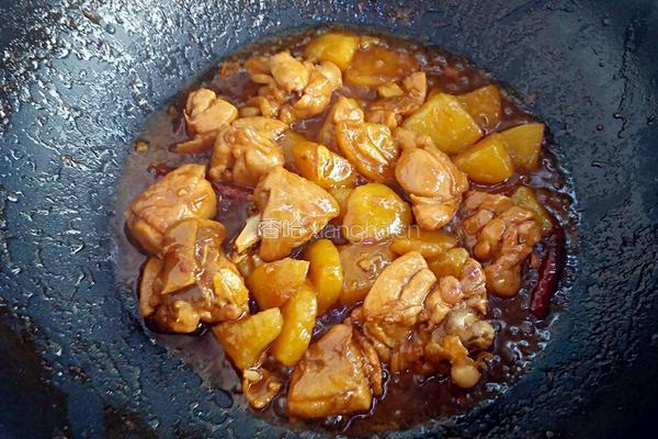 土豆炖鸡块的做法图解8